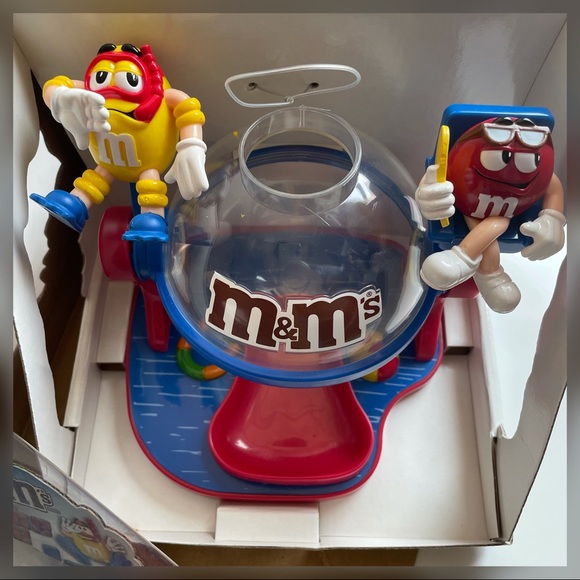 M&M's Vintage Make A Splash Chocolate Candy Dispenser - Picture 6 of 6